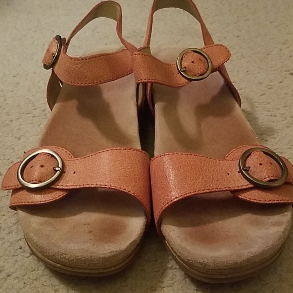 Dansko sandals size 9